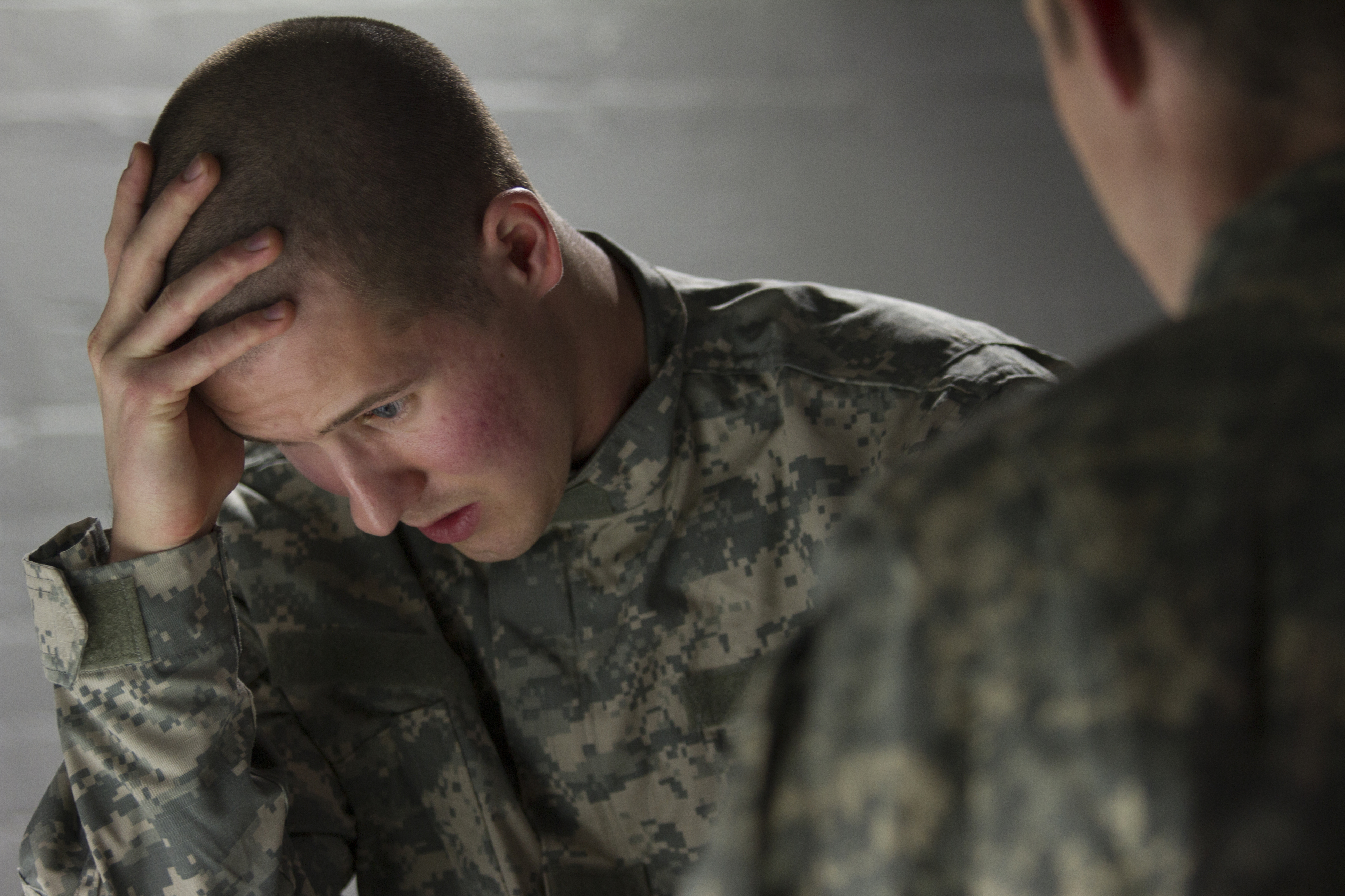 Почему военным страшно. Стресс военнослужащих. Грустный солдат. Психологическое состояние военнослужащих.